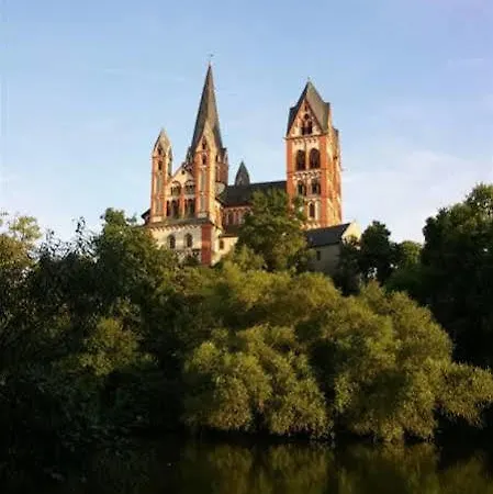Zur Eisenbahn
